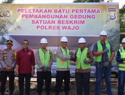 Harap Jadi Tempat Layanan Representatif, Amran Mahmud Letakkan Batu Pertama Pembangunan Gedung Sat Reskrim Polres Wajo