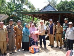 Pj Bupati Wajo Andi Bataralifu Serahkan Bantuan Beras di Kecamatan Belawan