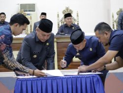 Pemkab-DPRD Wajo Tanda Tangani Kesepakatan Bersama Perubahan KUA dan PPAS Tahun 2024