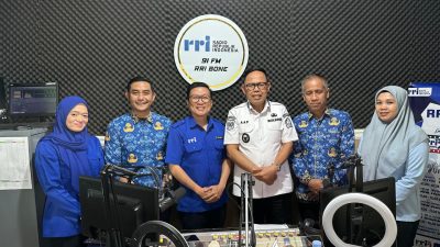 Dialog Interaktif di RRI Bone, Wabup Andi Akmal Paparkan Arah Kebijakan 5 Tahun ke Depan: Mandiri, Berkeadilan, dan Berkelanjutan