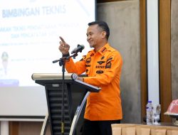 Bupati Bone Hadiahi Ibu Hamil Seekor Kambing untuk Aqiqah, Ruang Bimtek Mendadak Riuh Haru