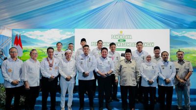 Wajo Masuk 10 Besar Nasional Produksi Beras, Bupati Wajo Andi Rosman Raih Penghargaan Presiden