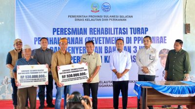 Bekerja Tanpa Mengenal Libur, Gubernur Sulsel dan Bupati Bone Turun Langsung Dengarkan Harapan Nelayan di PPI Lonrae