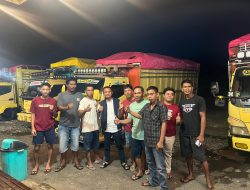 Bupati Bone Sahur Bareng Sopir Truk di Camba: Dulu Saya Pernah Jadi Kernet