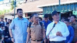 Andi Amar Turun Langsung ke Lokasi Banjir Bone, Salurkan Bantuan Rp500 Juta
