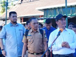 Andi Amar Turun Langsung ke Lokasi Banjir Bone, Salurkan Bantuan Rp500 Juta