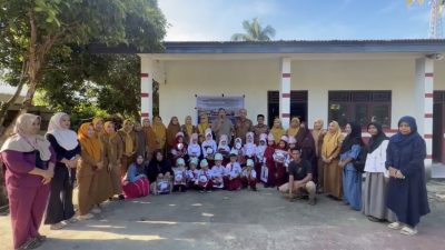 Hari Pertama Masuk Sekolah, Wakil Ketua DPRD Bone Irwandi Burhan Ramaikan Gerakan Ayah Antar Anak