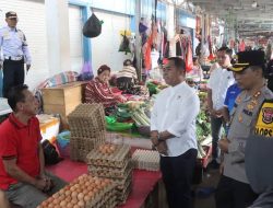 Bupati Andi Rosman Pimpin Pantauan Harga di Pasar Mini Sengkang Jelang Lebaran Idul Fitri 1447 H